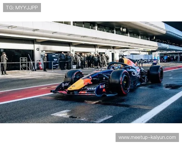 F1赛季激战正酣 红牛车队继续领跑 梅赛德斯挑战迎来新机遇